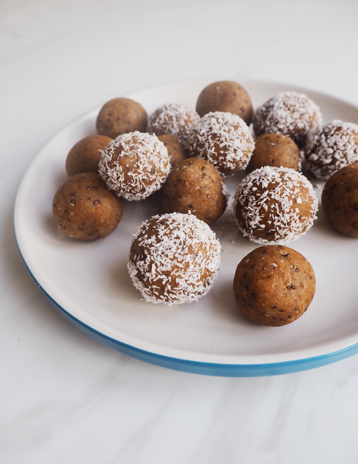 No-Bake Almond and Chia Balls: four reasons to give them a go!